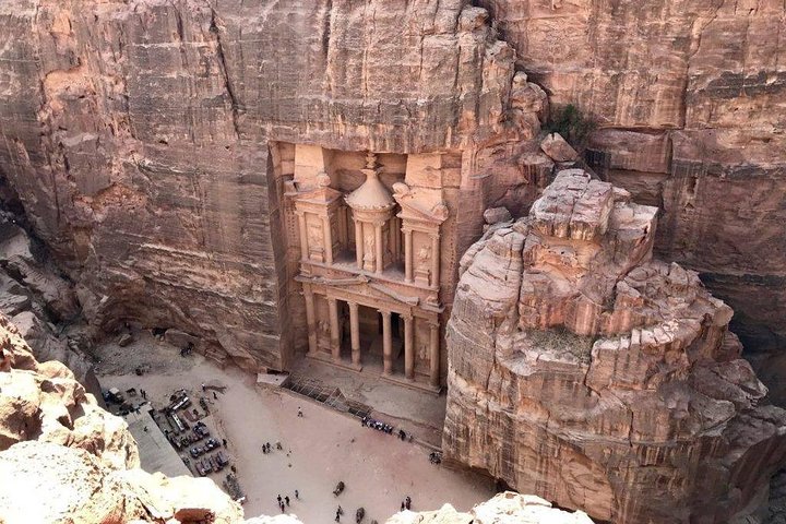 Full-Day Trip To Petra And Wadi Rum